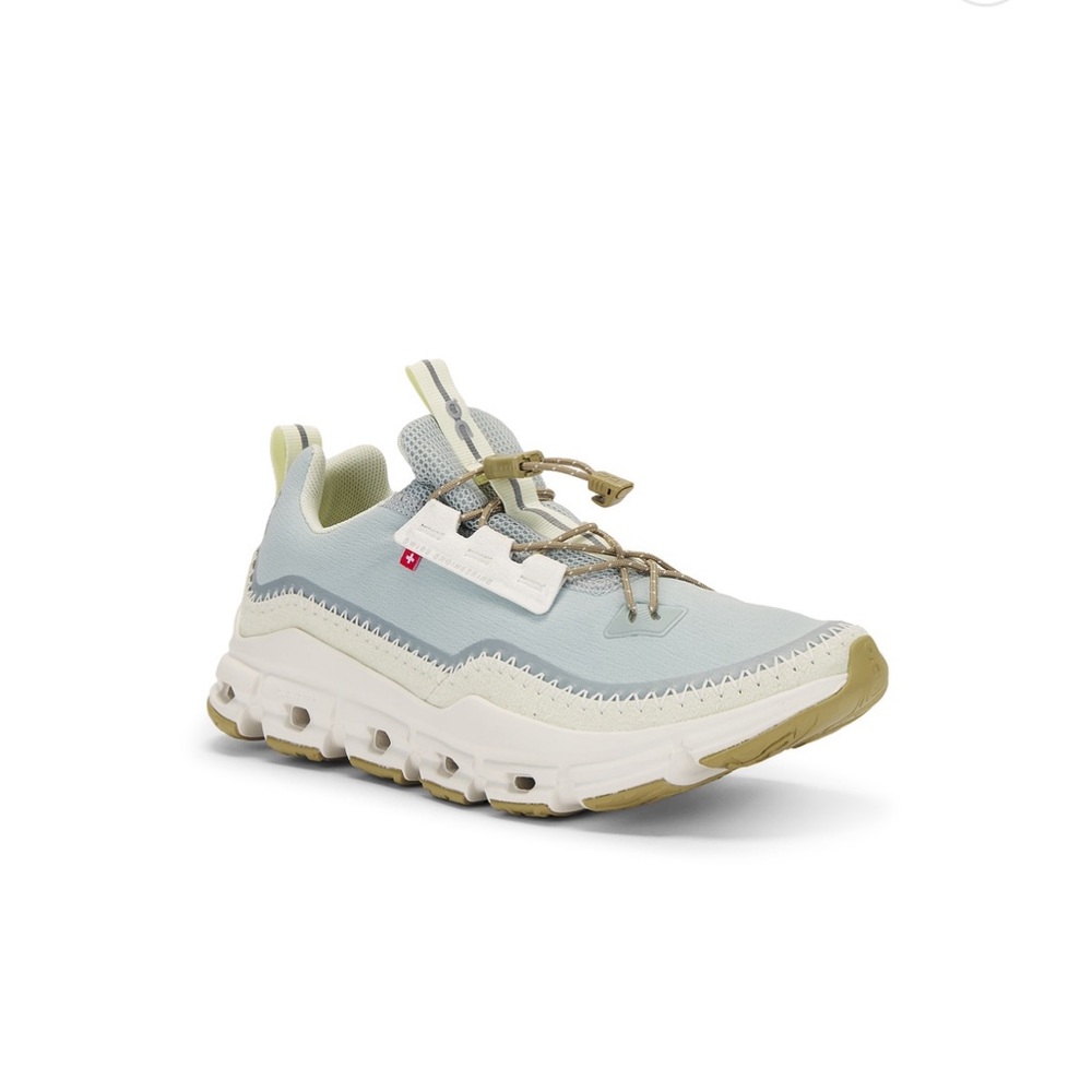 Cloudaway sneaker in Glacier & Seedling